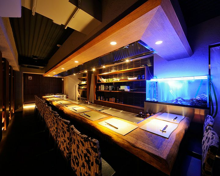 鉄板焼の醍醐味を味わえるカウンター席