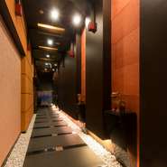 どのようなシチュエーションでも利用できるよう、臨機応変に対応しています。実際に接客をするホールスタッフと料理を作る調理スタッフで密にコミュニケーションを取り合い、各々皆様に合ったおもてなしをします。