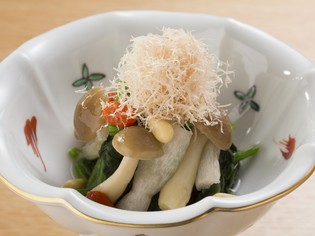 珍しい白芋をつかった『白芋と法蓮草のお浸し』
