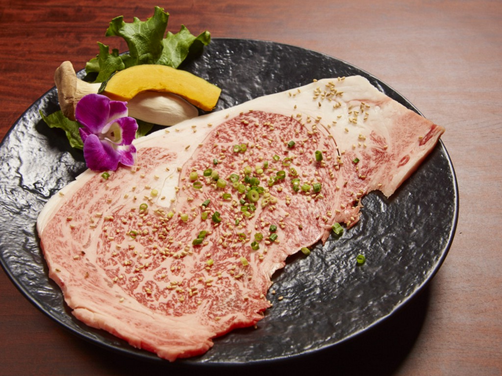 究極！はみでるカルビ