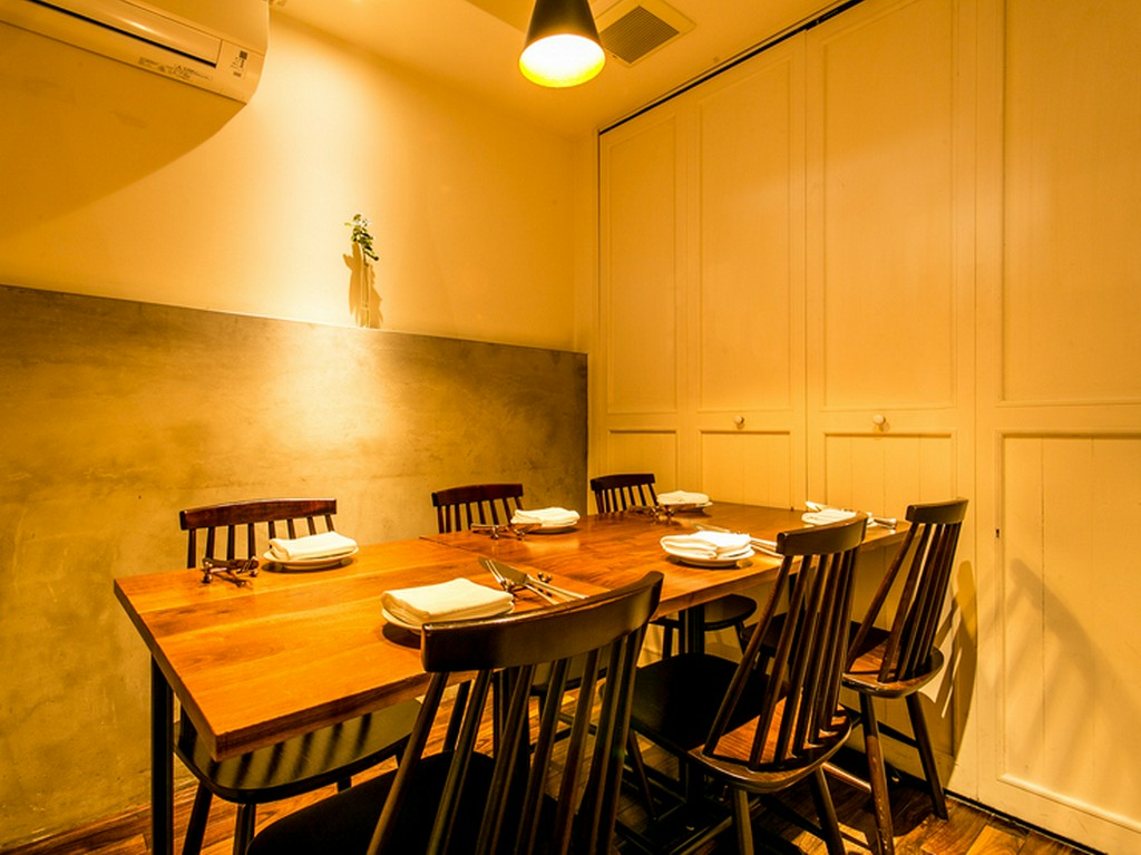 大切な人たちとくつろぎたい夜にぴったりの個室