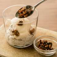 お米を使った『リオレ』はフランスの定番デザート。佐賀県から仕入れるイタリア米を、牛乳で炊き上げています。高知県のブンタンや宮古島のマンゴー本来の甘さを生かしたデザートも、女性のお客様を中心に好評です。