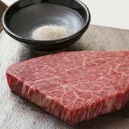 和酒と一緒に楽しむために創りだした「うしごろ流」の焼肉をご堪能ください。