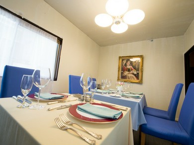 くつろぎの空間で、シェフのこだわりが詰まったフレンチを堪能