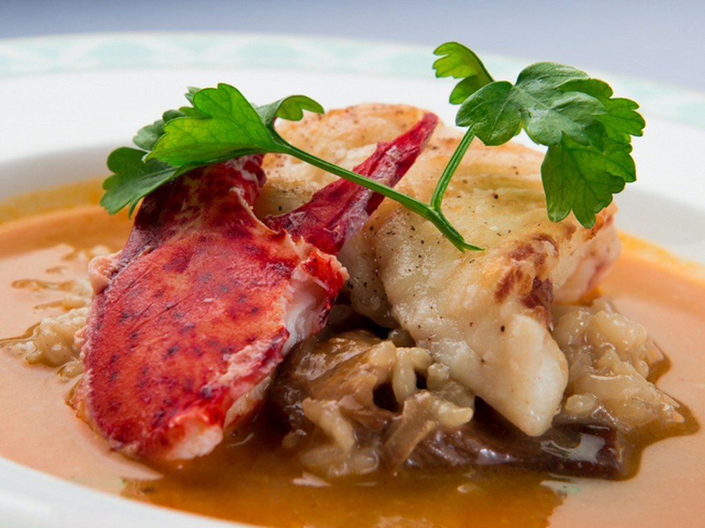 魚介の旨みが凝縮した『海の幸のスープ　リゾット添え』