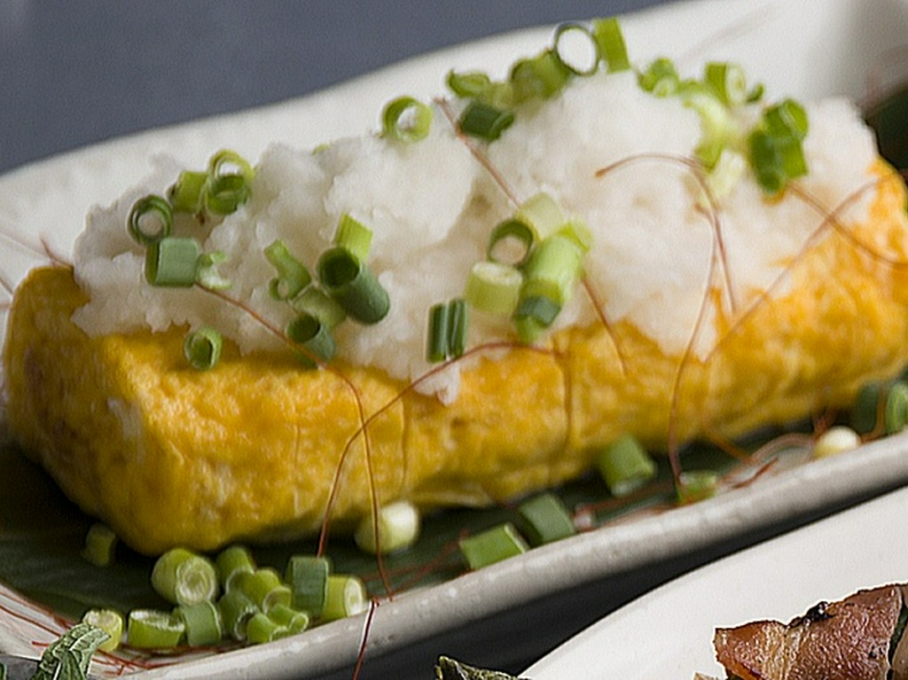 ふわとろで口当たりのよい食感が人気の『明太だしまき』