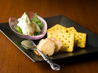 秋田の名物をあわせて。『クリームチーズ茎わさびwithいぶりがっこ』