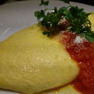 卵と相性抜群のトリュフでリッチな味わいに！
トロトロチーズととフワフワ卵が絶妙です！