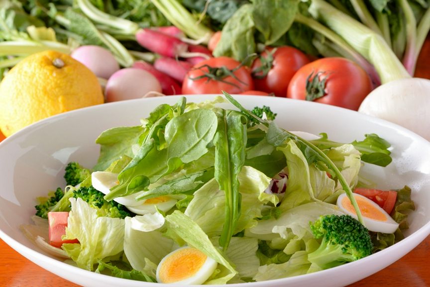 旬の野菜を楽しむ『Gratoサラダ』当店大人気のオリジナルドレッシングでお召し上がりください!!
