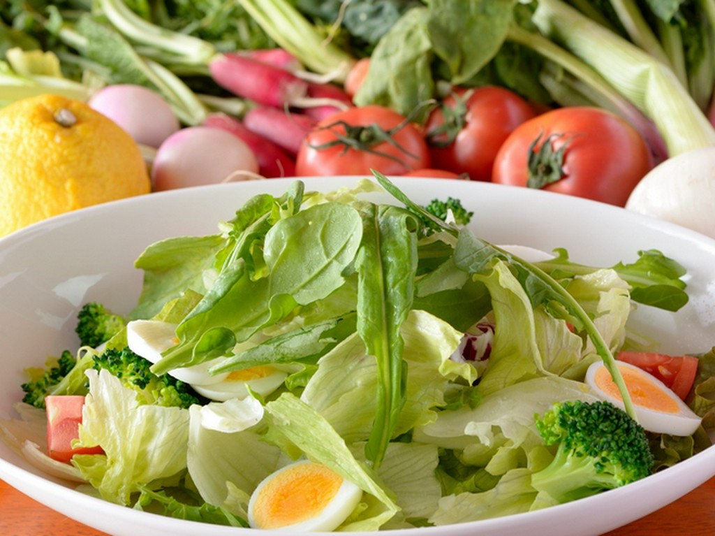 旬の野菜を楽しむ『Gratoサラダ』当店大人気のオリジナルドレッシングでお召し上がりください!!