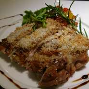 イタリア語で悪魔風の異名をもつ定番料理！
サクサクパン粉とマスタードが癖になります！