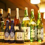 お酒は地元蔵元さんのものを中心にセレクトしています。【里伊】ラベルの焼酎もございます。『さんてつサイダー』は炭酸強め、甘さ控えめなので『さんてつハイボール』もお奨めです。