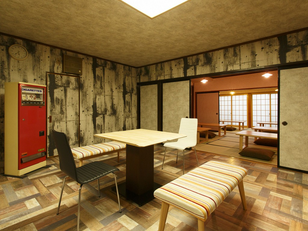 テーブル席、お座敷、どちらもゆったりしたスペース