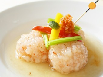 高級割烹の味！贅沢に芝海老を使ったえび団子に上品にだしが絡んで美味『里伊の海老真薯』