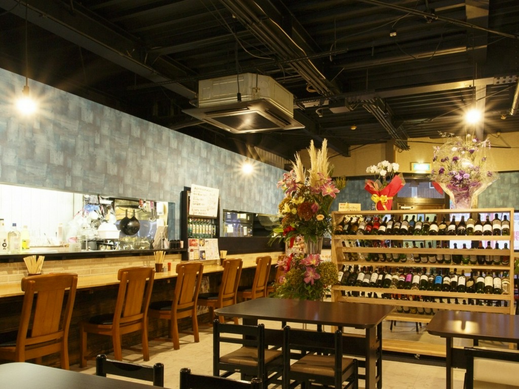 1人の時間をじっくりと堪能できる、くつろげるカウンター席