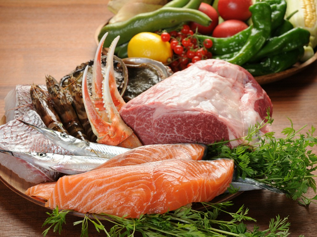 季節を感じる彩り豊かな食材が、さらに魅力的な串揚げに！　