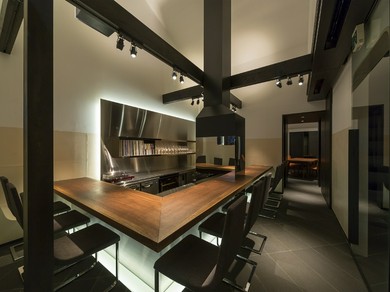 洗練された大人の空間で『串揚げ』という粋を楽しむ