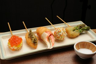 シェフこだわりのアレンジがきいた『串揚げ』