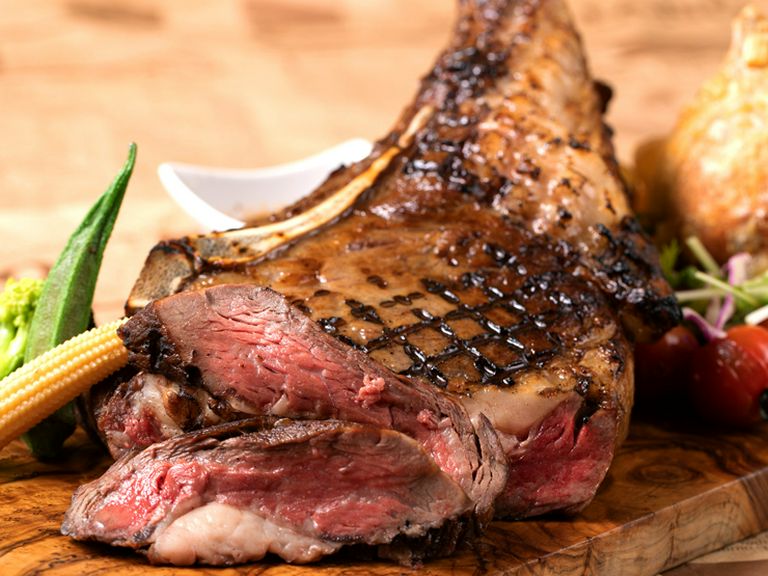 迫力満点!トマホークステーキ 1kg