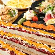 今日本でも話題騒然のユッケ寿司がコースになって登場。熊本から産地直送の馬肉を使用、新鮮な味をユッケ寿司にてお届け致します。これからの季節の宴会に是非！
