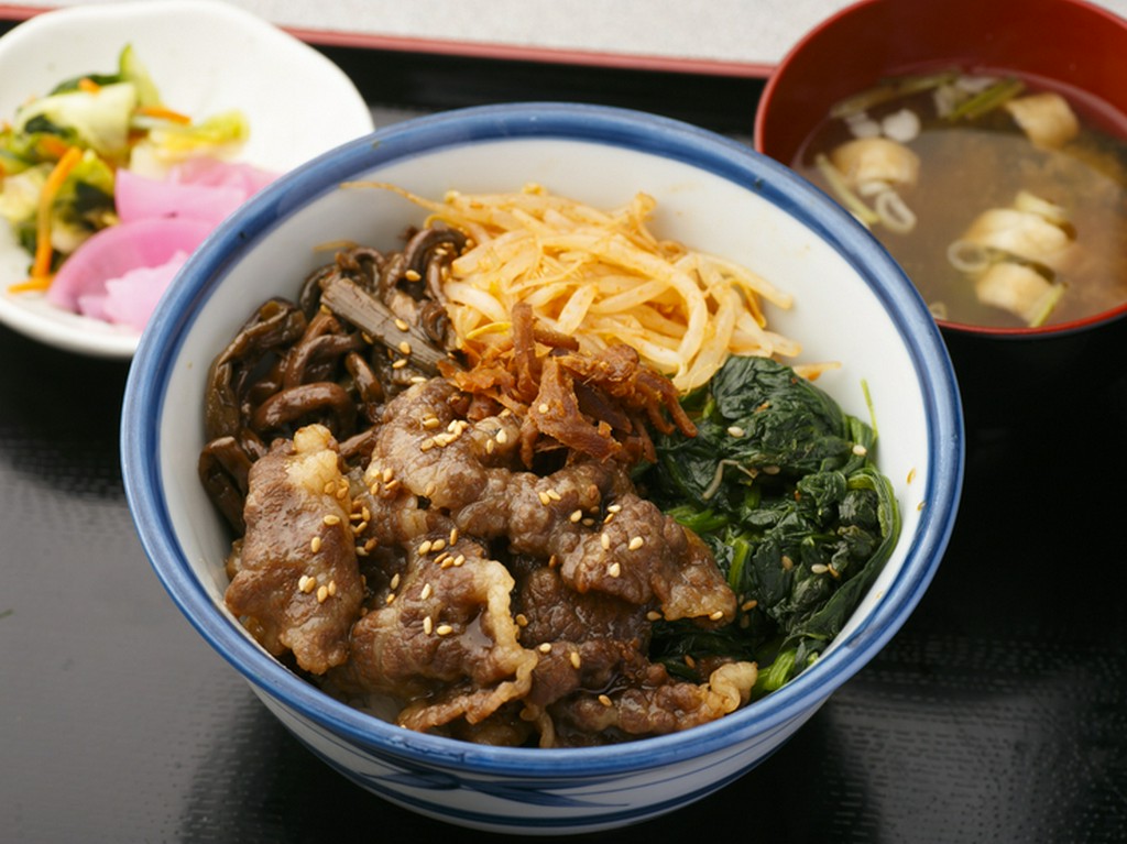 自家製たれが何とも言えず味わい深い『山形牛　カルビ丼』