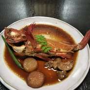 北海道、羅臼産を使用。
羅臼ならではの脂の旨みを是非ご賞味下さい。贅沢な気持ちになれますよ。