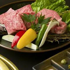 厳選和牛を食べ比べできる『米沢牛サーロインとヒレの相盛り』