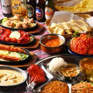 クーポンの利用で、カレーについてくるナンやライスが食べ放題で楽しめます。インドより輸入した、タンドリー（釜）で焼き上げるモチモチのナンは、女性に大人気！　女子会などにもオススメ。