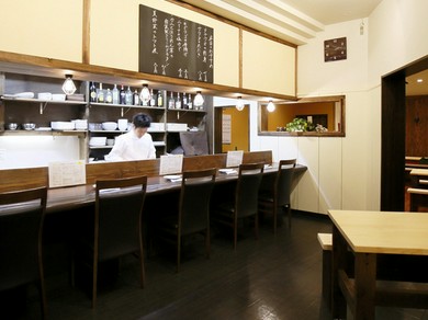 静かな店内で、ふたりだけですごす時間はいかがでしょうか