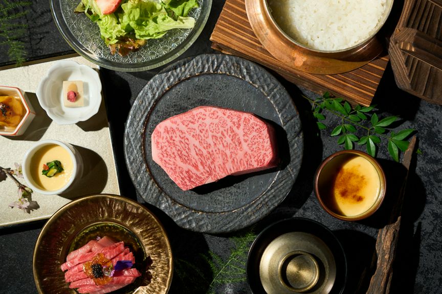 個室で楽しく焼肉歓送迎会