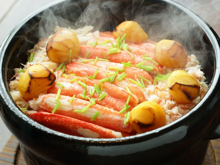 食材を引き立てるお出汁を絶妙にブレンドした炊き込みご飯