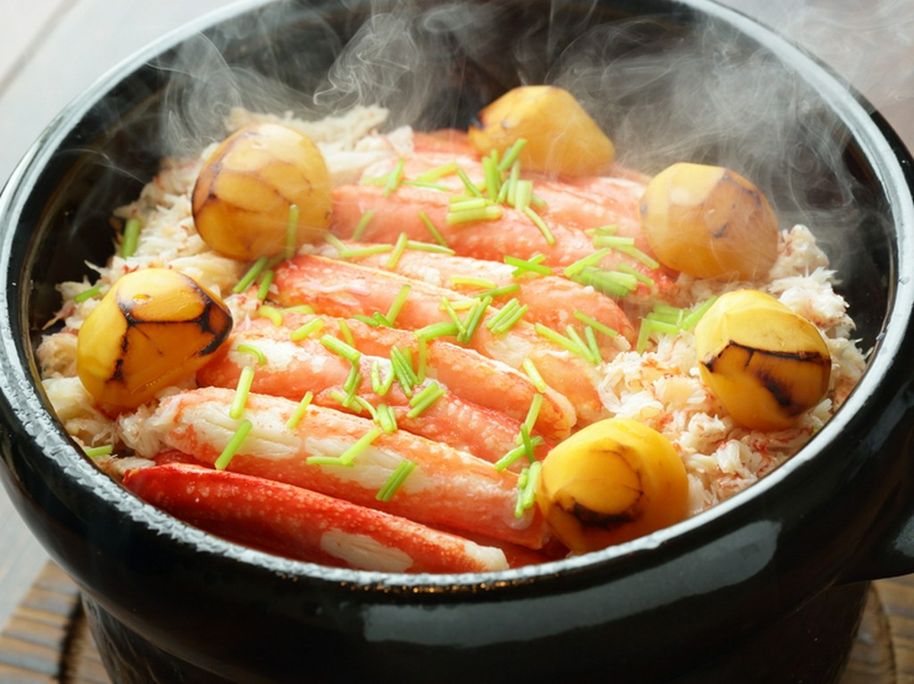 食材を引き立てるお出汁を絶妙にブレンドした炊き込みご飯