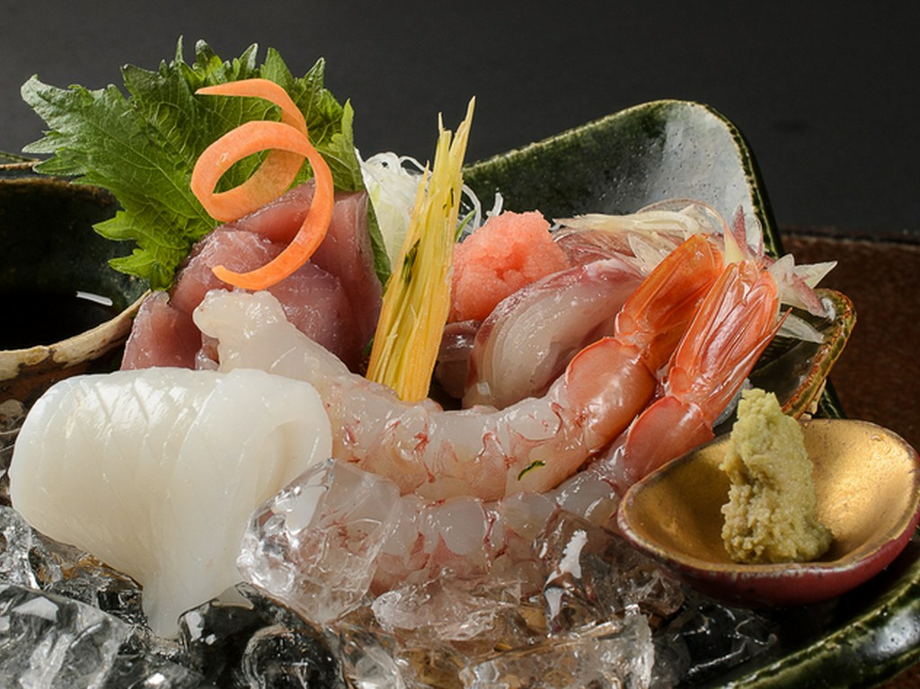 旬の魚介類をバランスよく楽しめる『お造り』