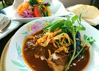 厳選した牛肉をじっくり煮込んだ一品
