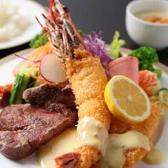 美味しさの要素がお皿の上に揃っている『特別ランチ』（ライス・スープ付）