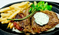 ﾃﾞｻﾞｰﾄとｺｰﾋｰも付いた大満足のｺｰｽ♪
お誕生日会やお食事会など色々な場面でお使い頂けます♪
