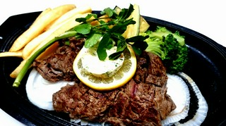  ステーキディナー(スープ、サラダ、パンorライス付)　  ￥2,000