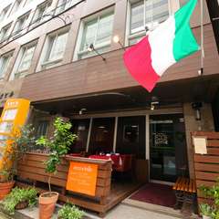 梅田駅から徒歩5分。都会の喧騒を感じさせない癒しの時間を提供