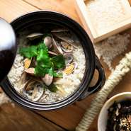 お酒が飲めないから…。子供がいるから…。居酒屋×そんな心配は要りません！土鍋ご飯を始め、美味しい鶏料理やお惣菜など豊富にご用意。こめの家　目黒本店ではお食事だけでも充分ご利用いただけます。