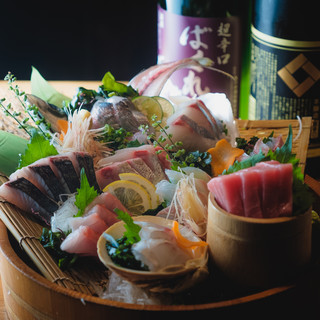 【魚類愛好者套餐】☆超豪華8道菜：7500日圓（含稅）☆ 如果您想充分體驗魚類愛好者的樂趣，就是它了！