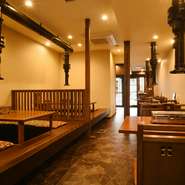 雰囲気の良いお店で、大切な人と向かい合って肉を焼きながら会話も弾む特別な時間が過ごせます。女性の好む甘口の『マッコリ』でそっと乾杯。焼肉にあうドリンクも豊富に揃っているので、各種宴会にも利用できます。