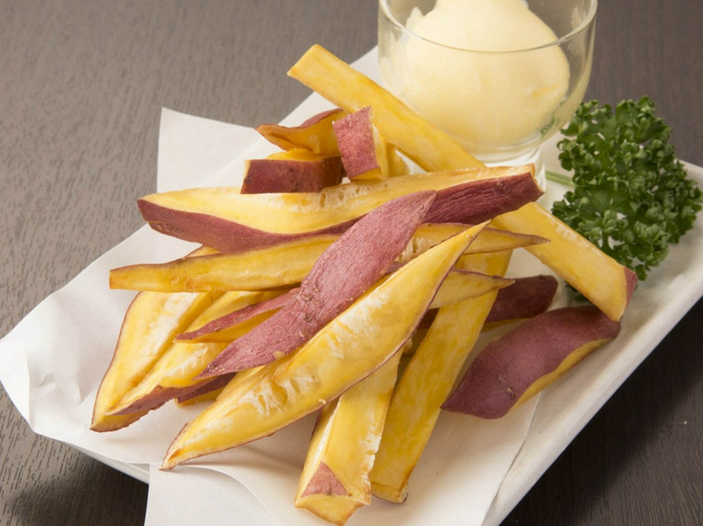 カリッと揚がったさつま芋がこうばしい『さつま芋のバターディップ』