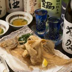 身はふっくらと旨みたっぷり！　『カレイの姿揚げ』。香ばしく揚がった骨も丸ごといただけます