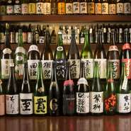 日本酒・冷酒各種。人気の銘柄からレアなお酒まで、豊富な品ぞろえが自慢の『日本酒』をグラスで楽しめます