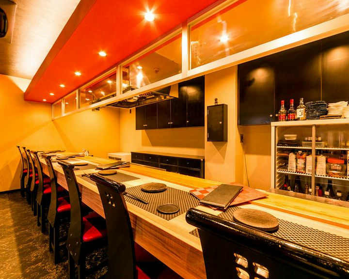 ゆったり落ち着いたひと時を。デートに最適な鉄板焼店