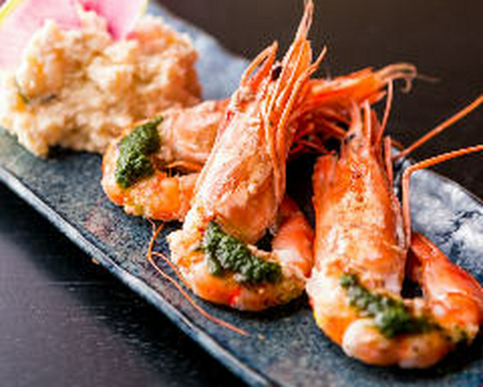 海老のバジルソースがけ　ニ尾