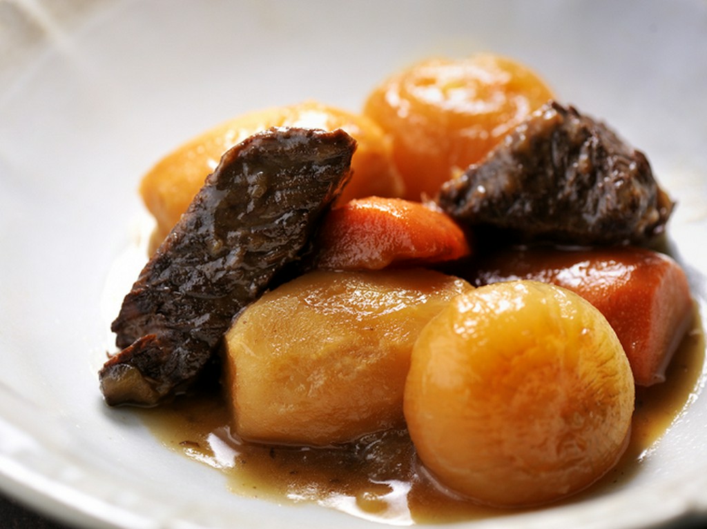 ごろごろとした食感が新しい『肉じゃが』