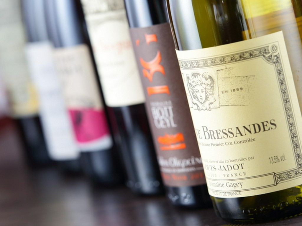 ワインはフランス産限定。主要産地の飲み比べもできます