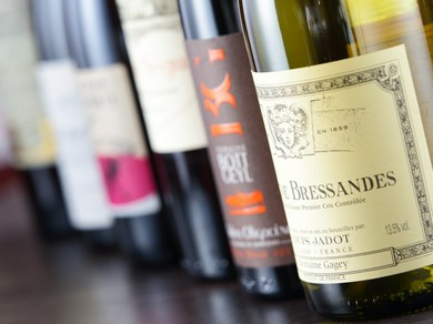 ワインはフランス産限定。主要産地の飲み比べもできます