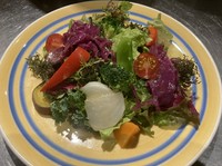 旬の野菜とフルーツのサラダ
手作りフレンチドレッシング。

写真はイメージです。